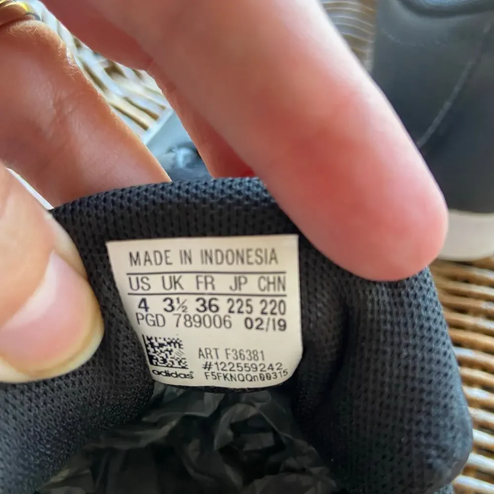 adidas Boys Girls Shoes Size 4 VL‎ Court 2.0 Black Gray 3 Stripes Sneakers Kids